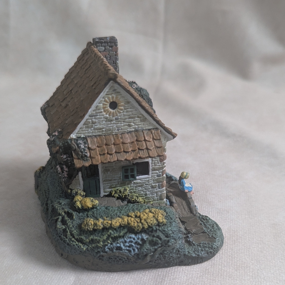 Vintage 1993 Hawthorne springbridge cottage